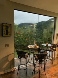 Mansion in the mountains. Come and enjoy paradise in style.