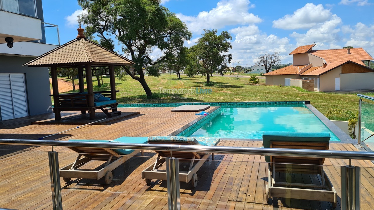 Casa para aluguel de temporada em Paranapanema (Riviera de Santa Cristina Xiii)