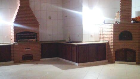 Hermosa casa en Bertioga-sp c / Pscina entre 02 playas