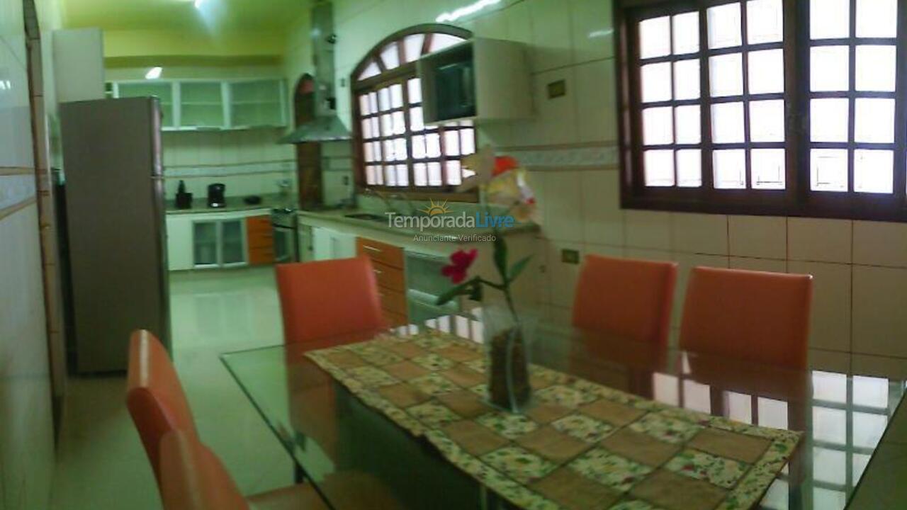 Casa para alquiler de vacaciones em Bertioga (Praia do Indaiá)