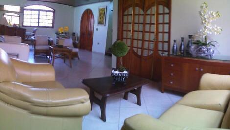 Hermosa casa en Bertioga-sp c / Pscina entre 02 playas