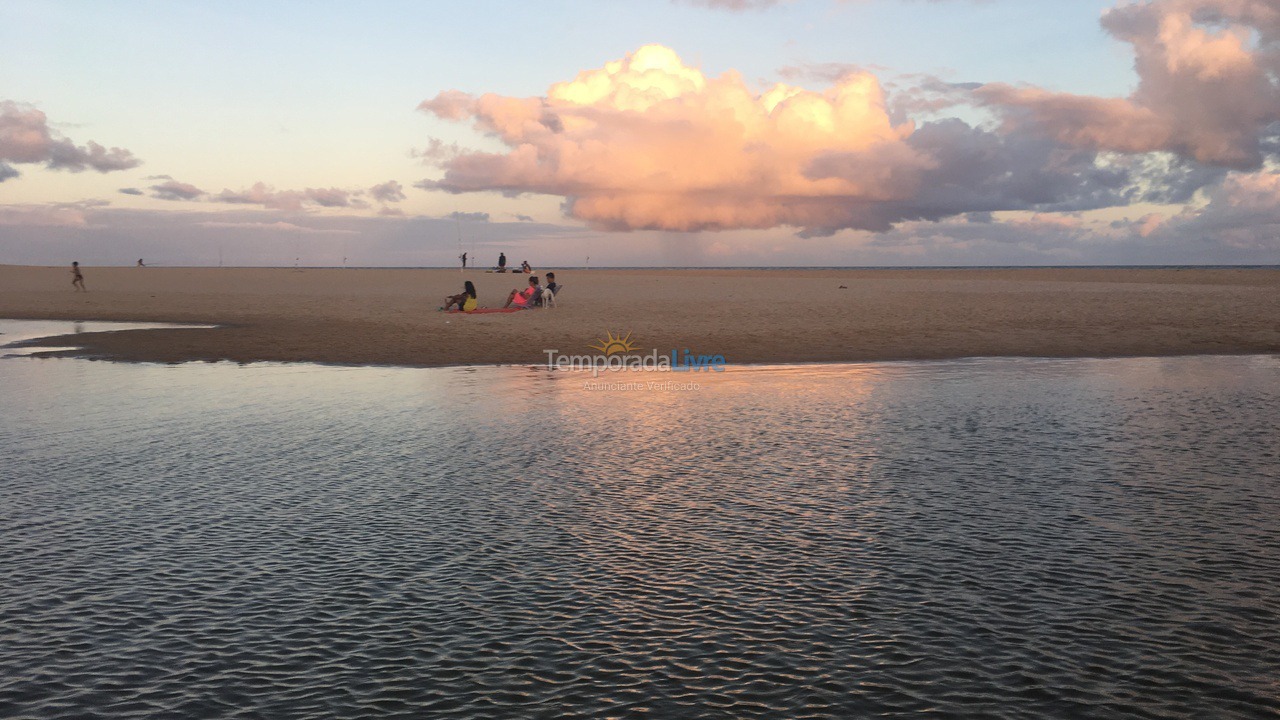 Apartamento para aluguel de temporada em Mata de São João (Imbassaí)