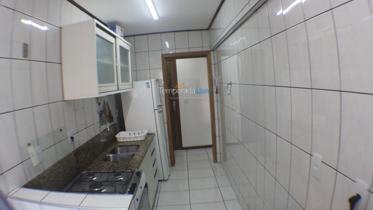 Apartamento para aluguel de temporada em Itapema (Meia Praia)