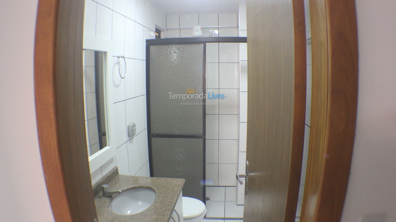 Apartamento para aluguel de temporada em Itapema (Meia Praia)