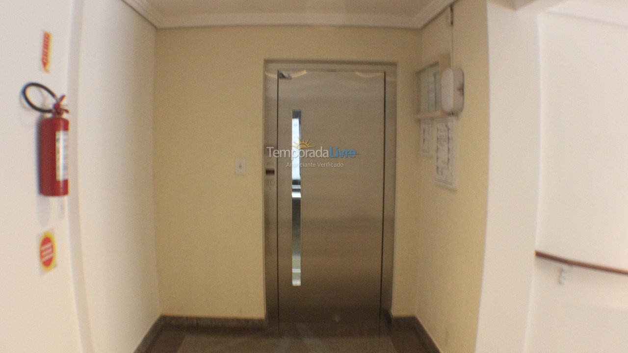 Apartamento para aluguel de temporada em Itapema (Meia Praia)