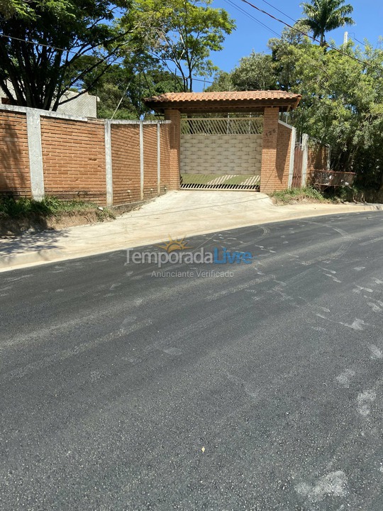 Granja para alquiler de vacaciones em Araçariguama (Chácara dora)