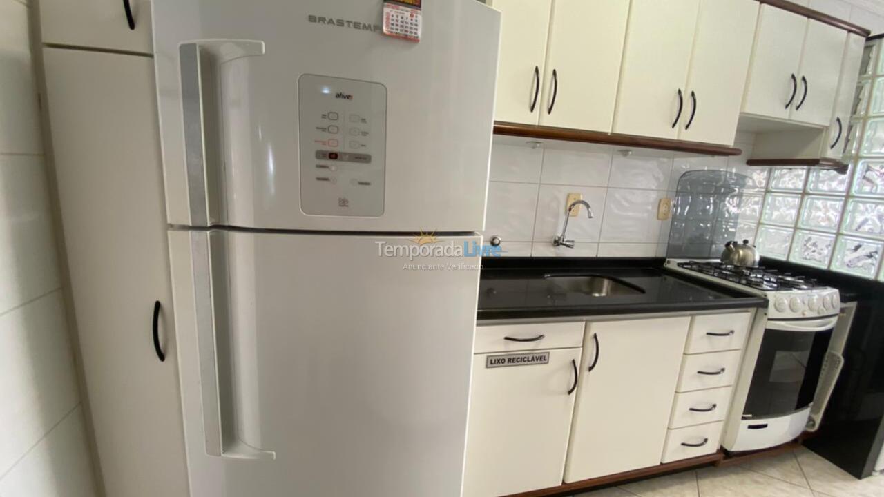 Apartamento para aluguel de temporada em Itapema (Meia Praia)