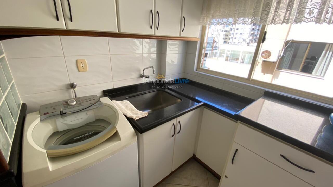 Apartamento para aluguel de temporada em Itapema (Meia Praia)