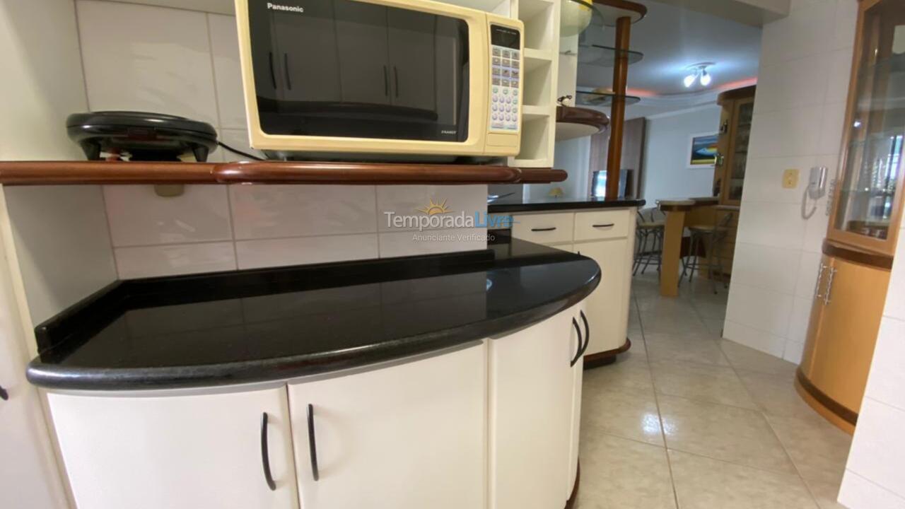 Apartamento para aluguel de temporada em Itapema (Meia Praia)