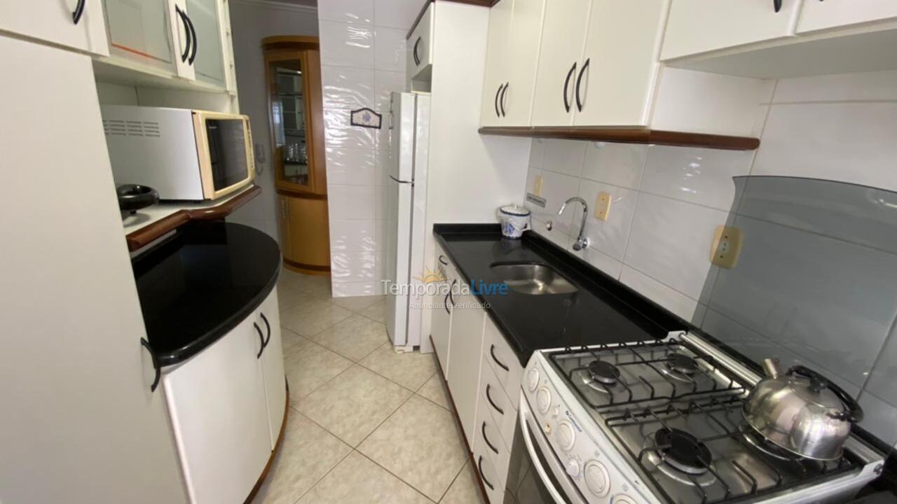 Apartamento para aluguel de temporada em Itapema (Meia Praia)