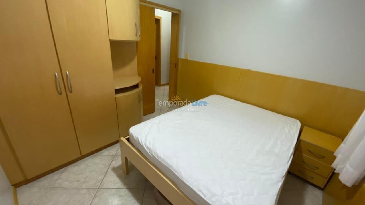 Apartamento para aluguel de temporada em Itapema (Meia Praia)