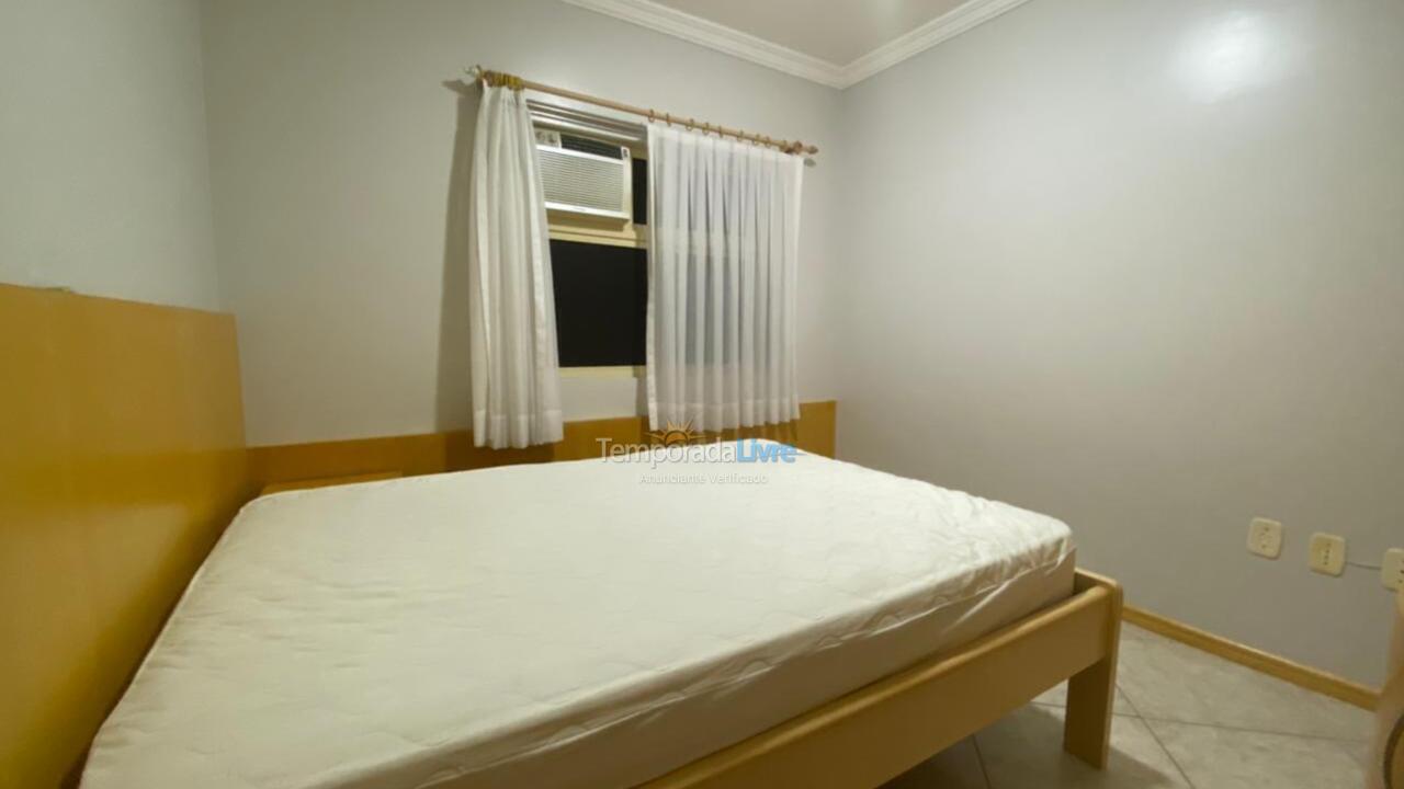 Apartamento para aluguel de temporada em Itapema (Meia Praia)