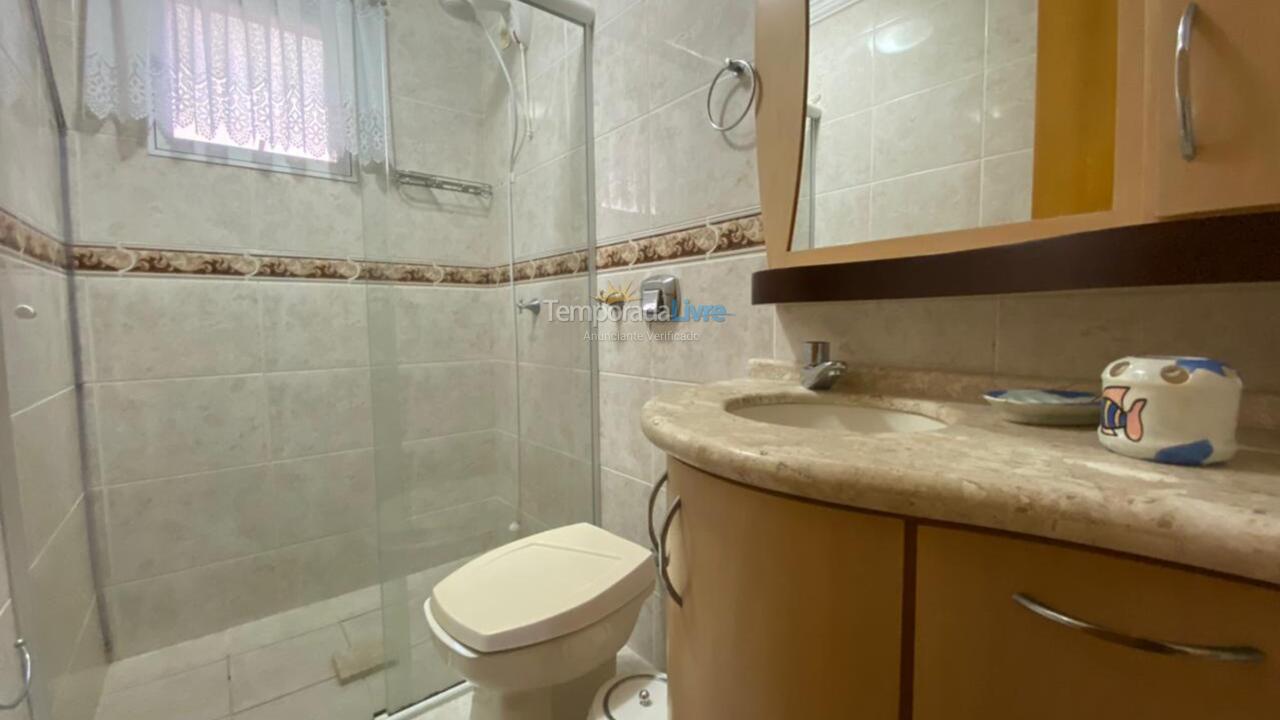 Apartamento para aluguel de temporada em Itapema (Meia Praia)