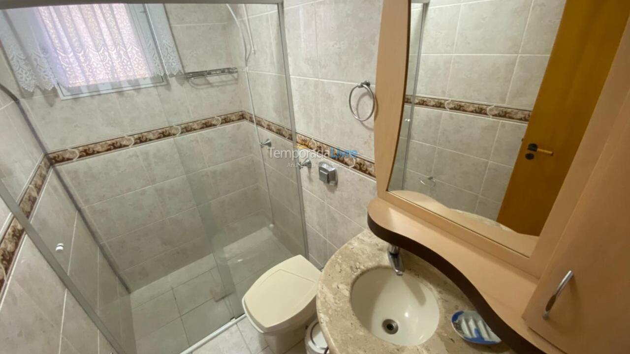 Apartamento para aluguel de temporada em Itapema (Meia Praia)