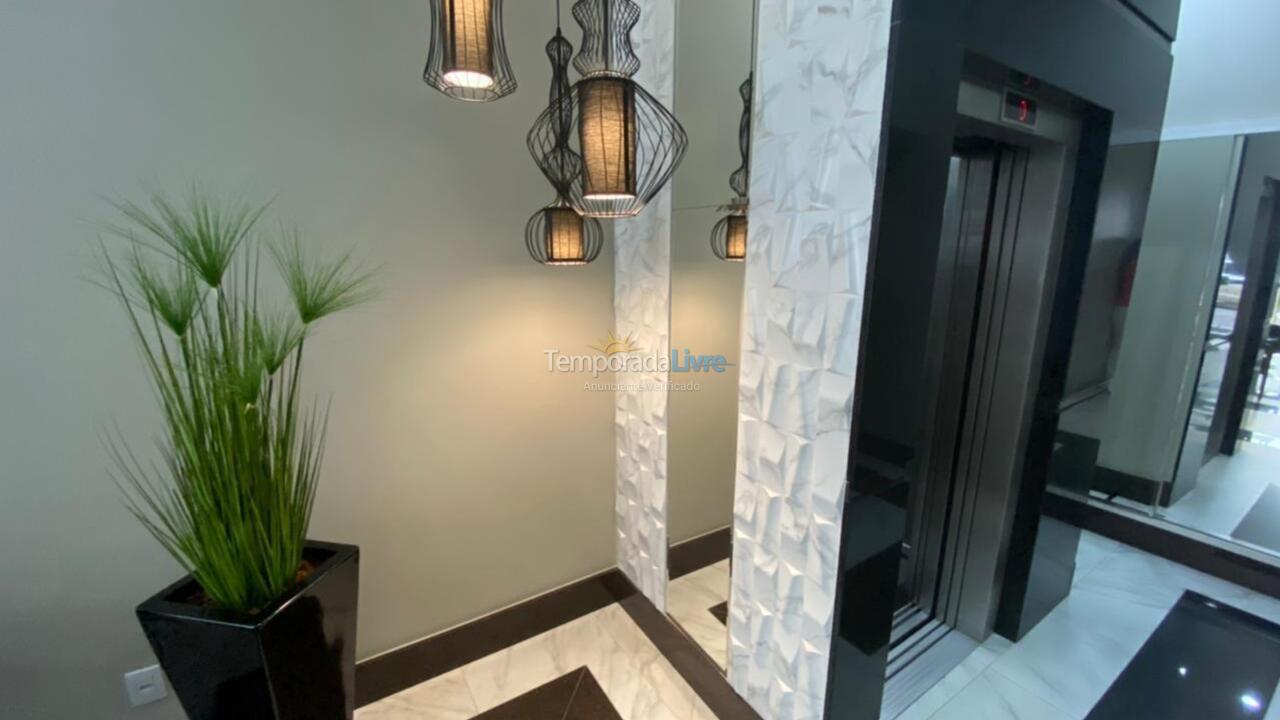 Apartamento para aluguel de temporada em Itapema (Meia Praia)