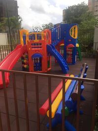 Apartamento con jardín