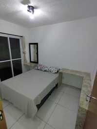 Apartamento con jardín