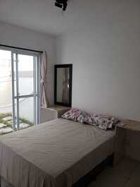 Apartamento con jardín