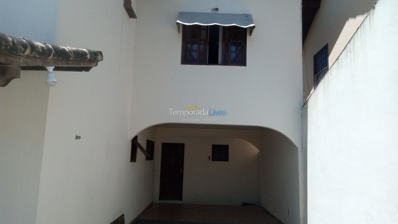 Casa para alquiler de vacaciones em Rio das Ostras (Colinas)