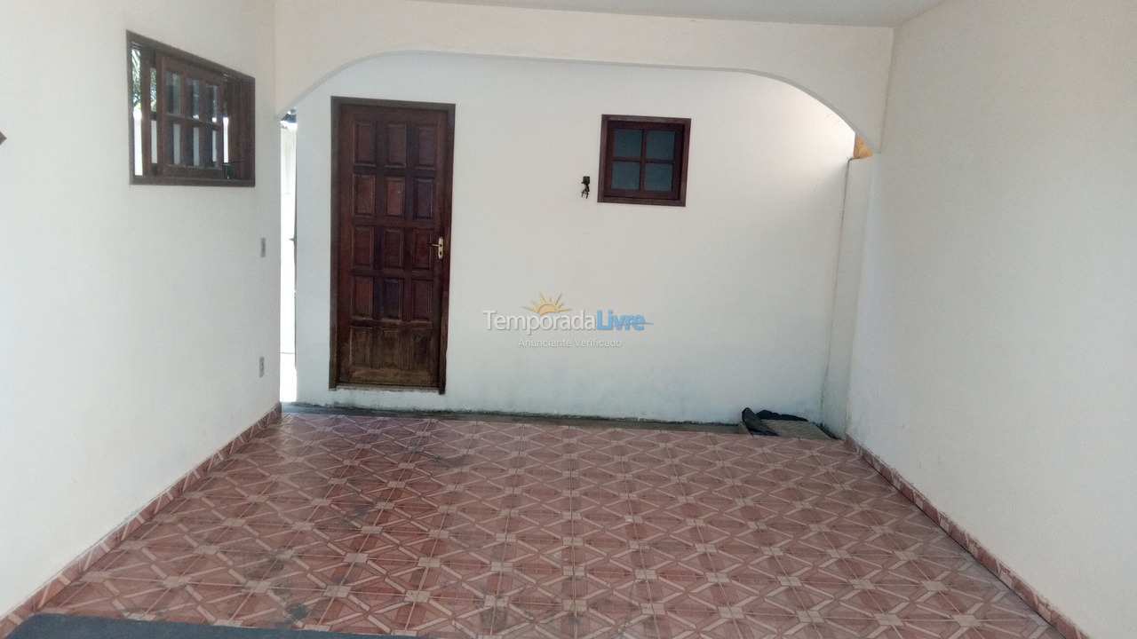 Casa para alquiler de vacaciones em Rio das Ostras (Colinas)