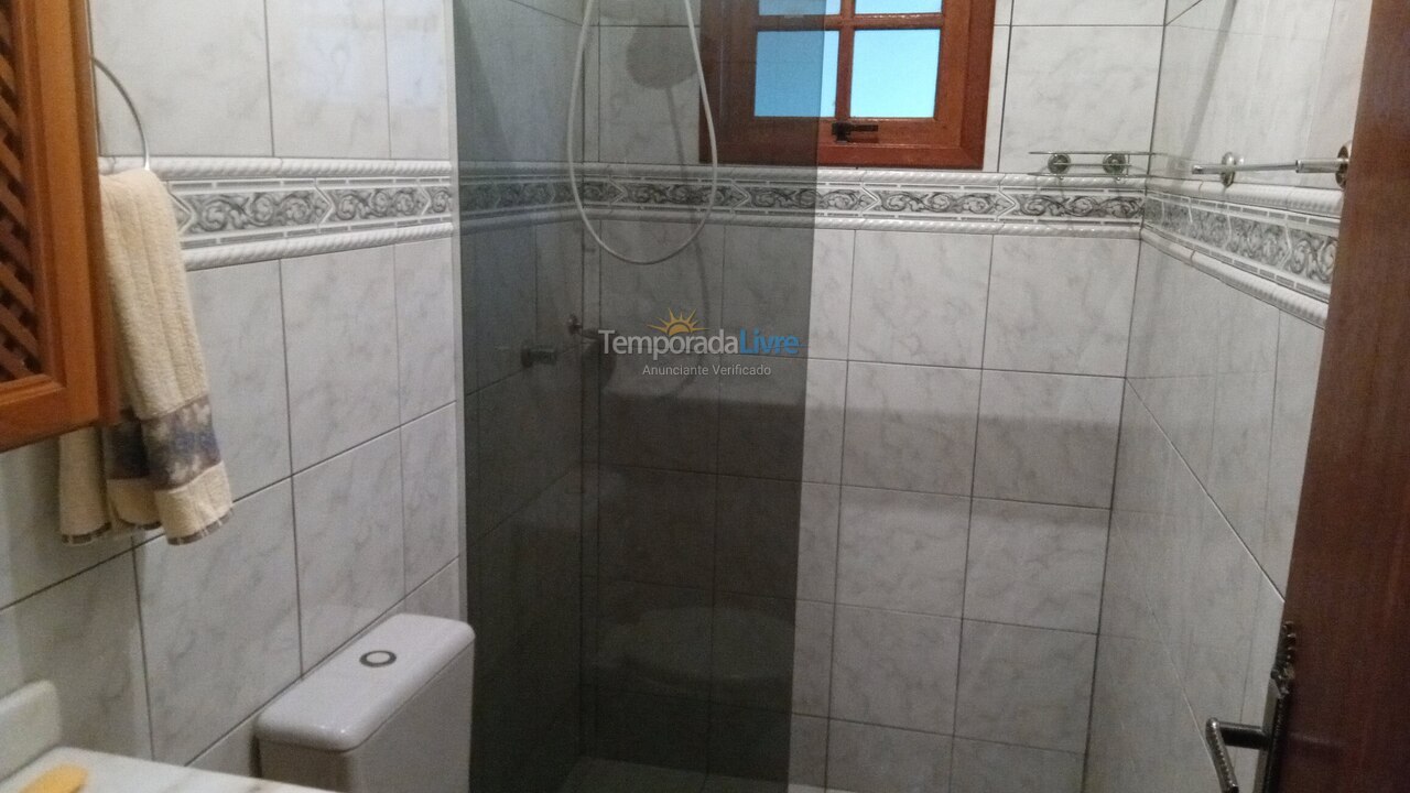 Casa para alquiler de vacaciones em Rio das Ostras (Colinas)