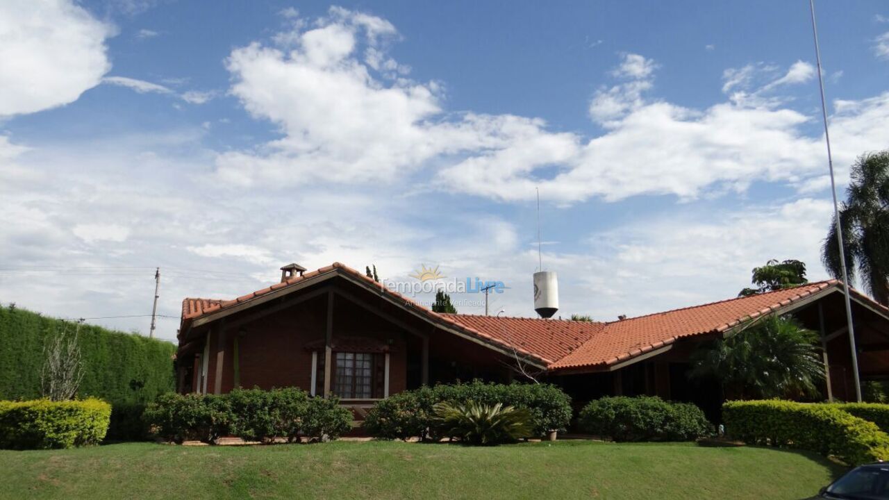Chácara / sítio para aluguel de temporada em Mairinque (Condomínio Porta do Sol)