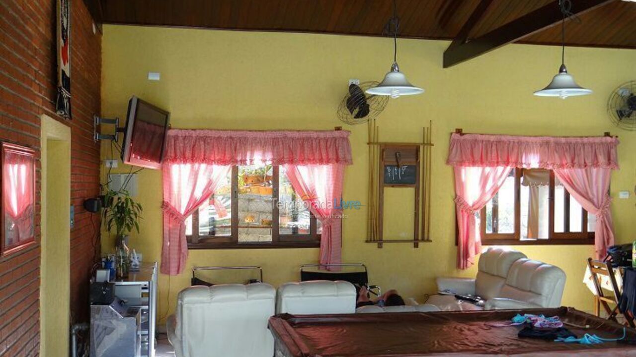 Chácara / sítio para aluguel de temporada em Mairinque (Condomínio Porta do Sol)