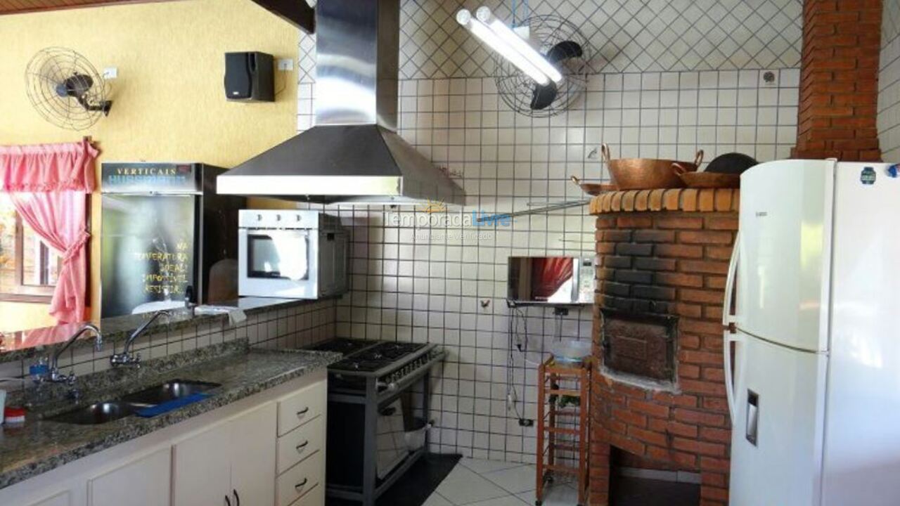 Chácara / sítio para aluguel de temporada em Mairinque (Condomínio Porta do Sol)