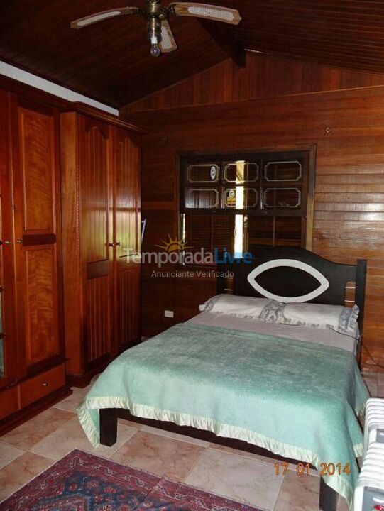 Chácara / sítio para aluguel de temporada em Mairinque (Condomínio Porta do Sol)