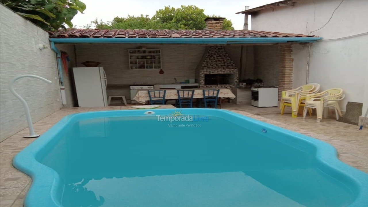 Casa para alquiler de vacaciones em Ubatuba (Praia do Lázaro)