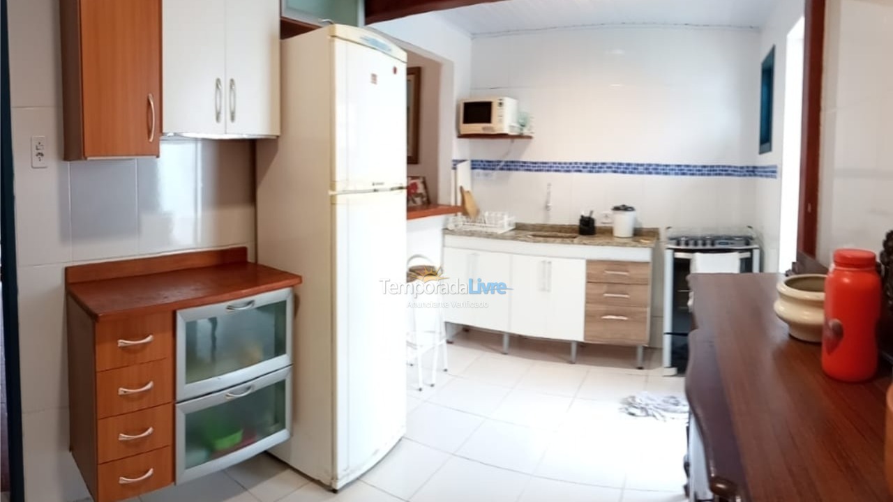 Casa para alquiler de vacaciones em Ubatuba (Praia do Lázaro)