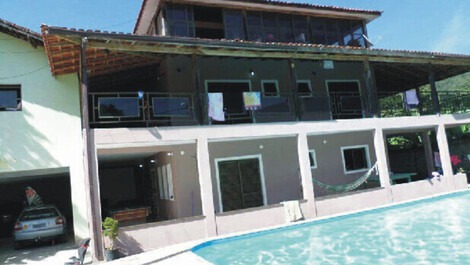 Large family house 20 people with pool Maranduba beach