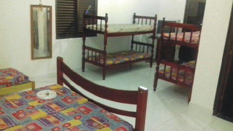 Large family house 20 people with pool Maranduba beach