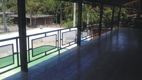 Large family house 20 people with pool Maranduba beach