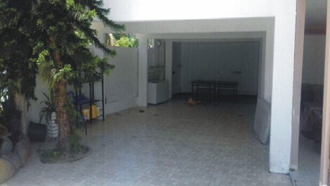 Large family house 20 people with pool Maranduba beach