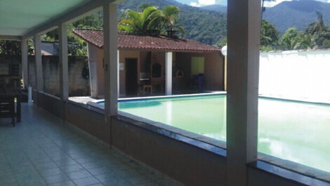 Large family house 20 people with pool Maranduba beach