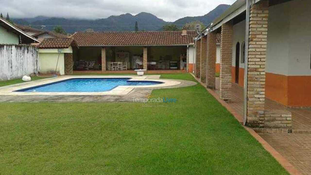 Casa para aluguel de temporada em Ubatuba (Maranduba)