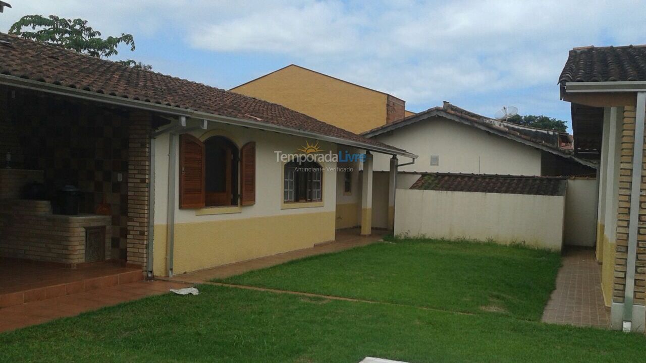 Casa para aluguel de temporada em Ubatuba (Maranduba)