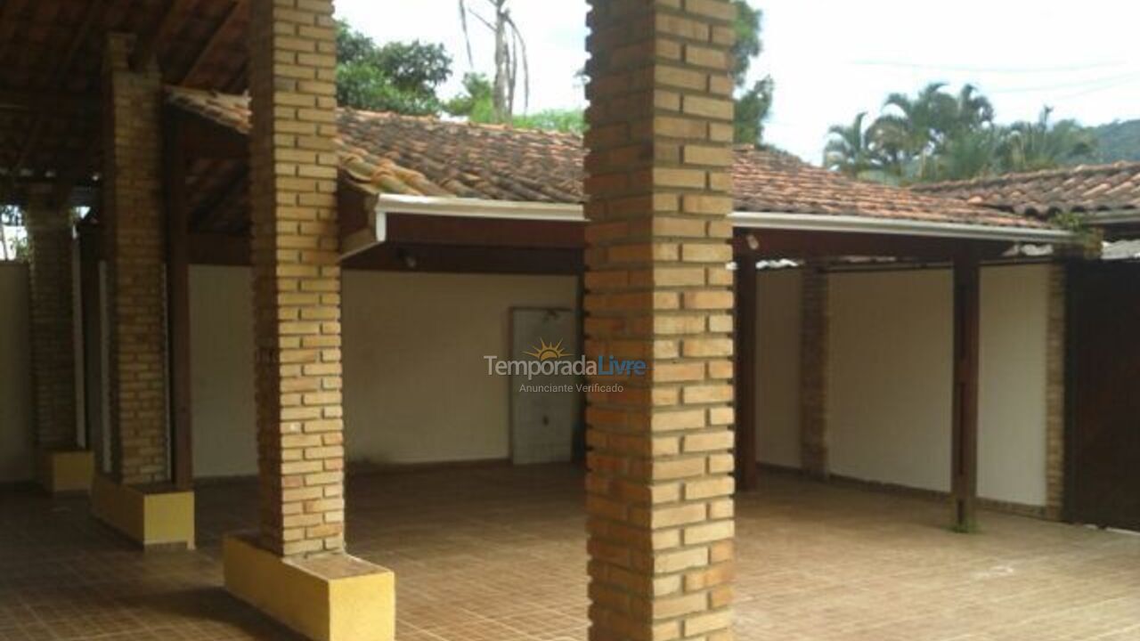 Casa para aluguel de temporada em Ubatuba (Maranduba)