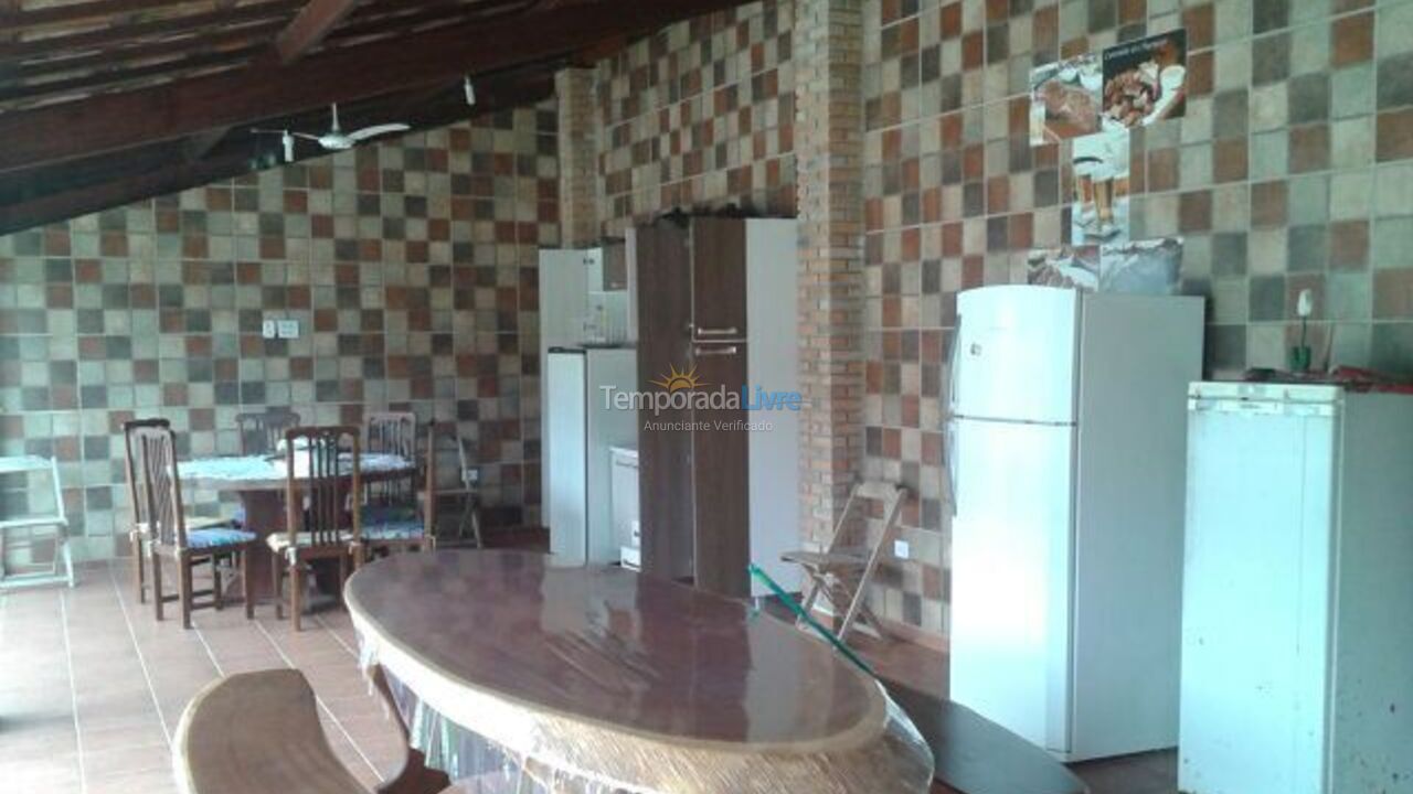 Casa para aluguel de temporada em Ubatuba (Maranduba)