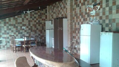 Espaçosa casa 4 dorm Praia Maranduba com Piscina 0464