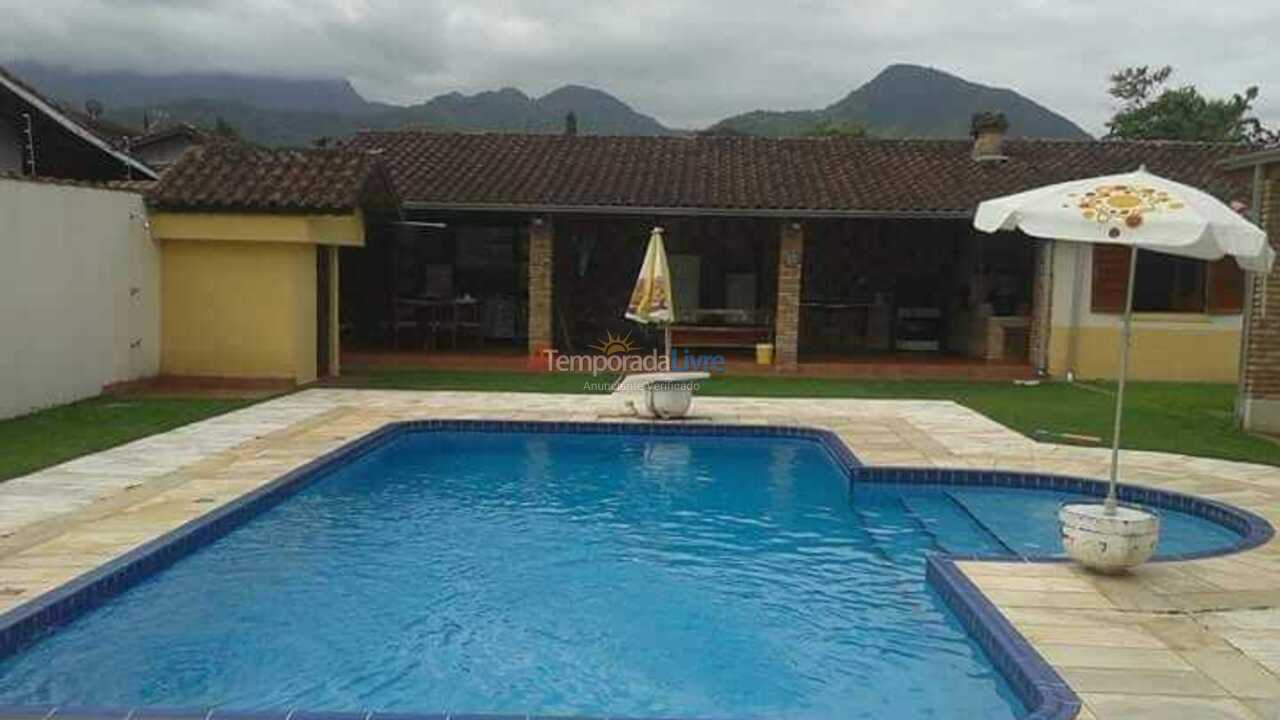 Casa para aluguel de temporada em Ubatuba (Maranduba)
