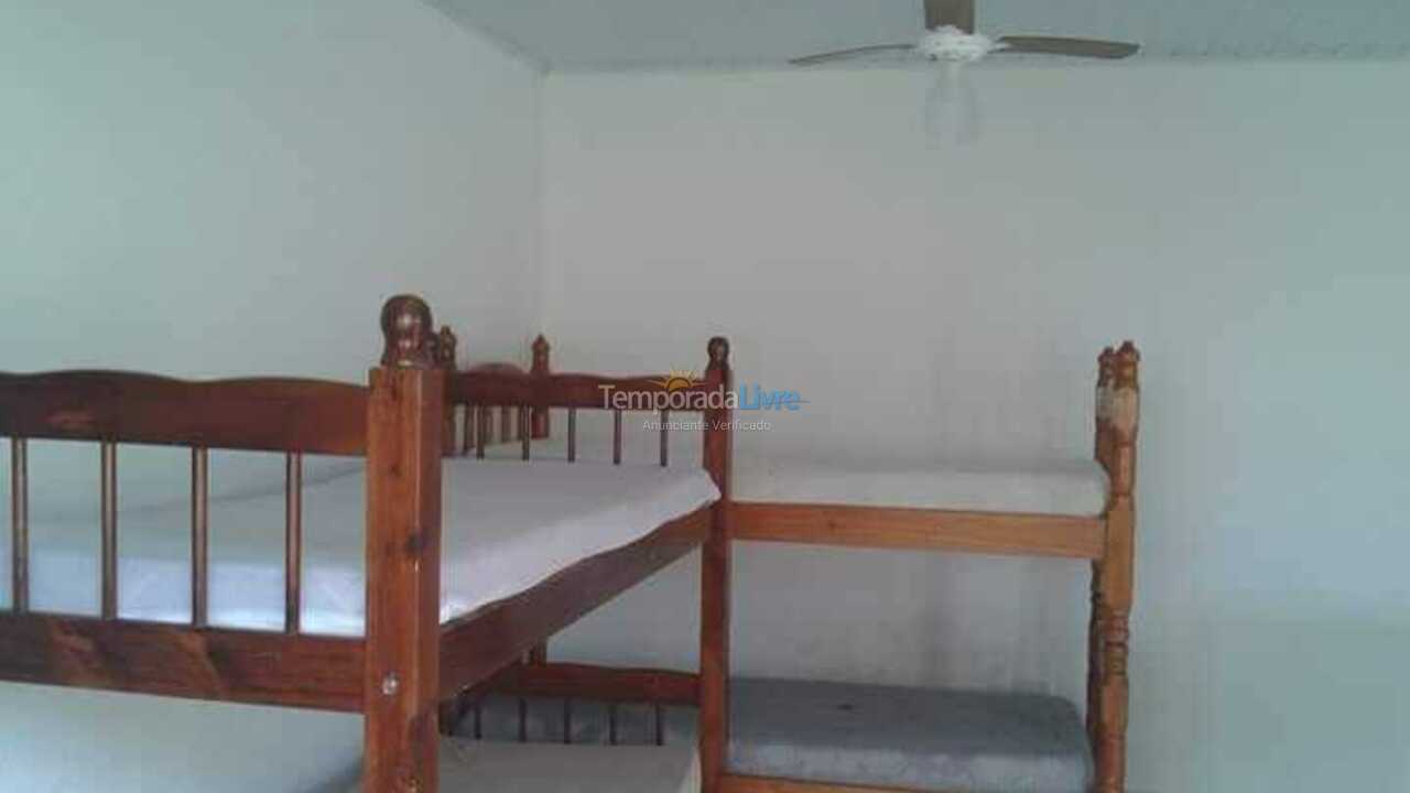 Casa para aluguel de temporada em Ubatuba (Maranduba)