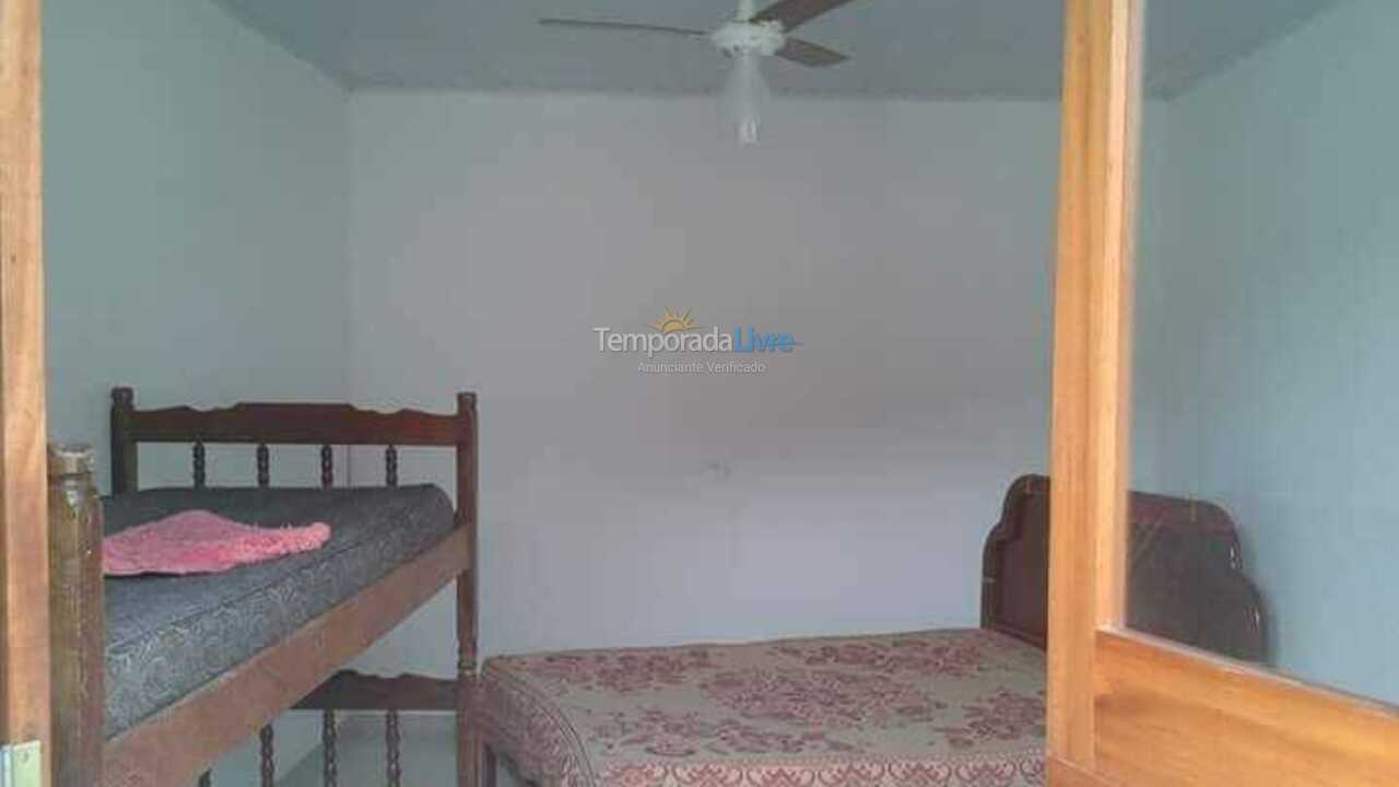 Casa para aluguel de temporada em Ubatuba (Maranduba)