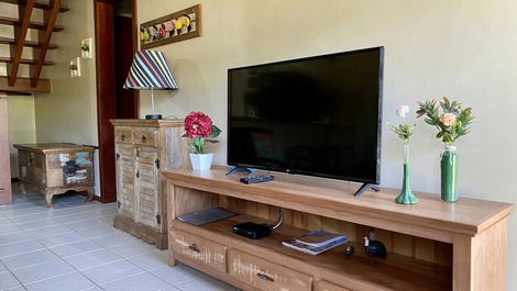 Sala confortável e decorada