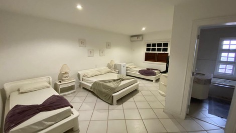 Casa Paradiseinn (mansión en la playa frente a la playa)