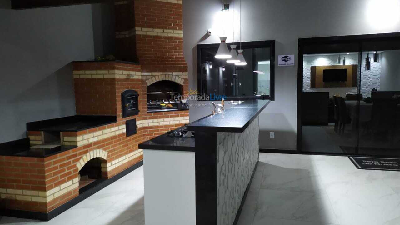 House for vacation rental in Fundão (Praia Grande)