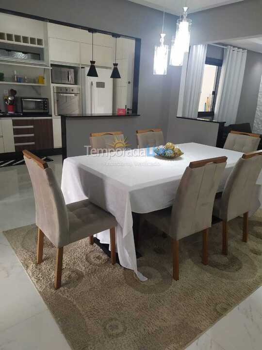 House for vacation rental in Fundão (Praia Grande)