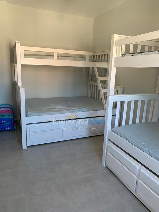 Apartment for vacation rental in Guarujá (Enseada)