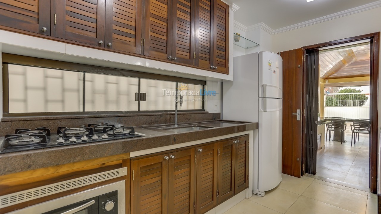 Casa para aluguel de temporada em Florianopolis (Canasvieiras)